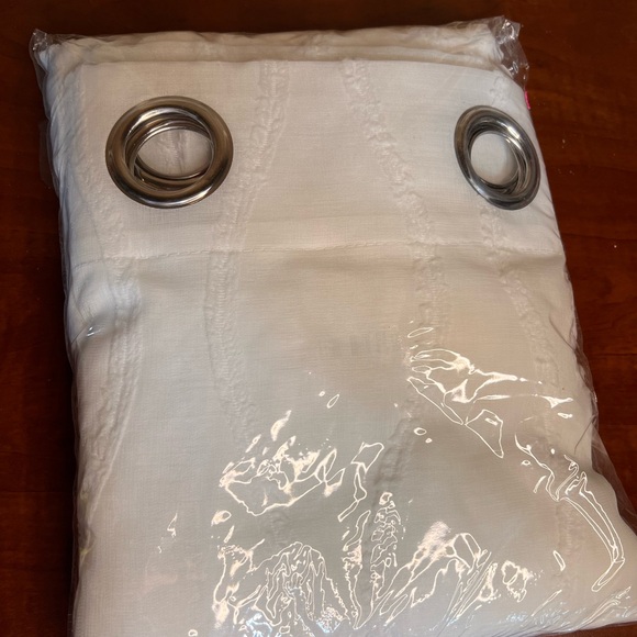 Curtain - Picture 2 of 2